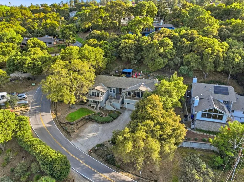 17285 Copper Hill Drive Morgan Hill, CA 95037