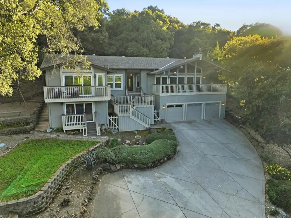 17285 Copper Hill Drive Morgan Hill, CA 95037