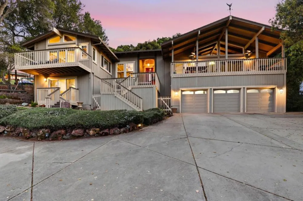 17285 Copper Hill Drive Morgan Hill, CA 95037