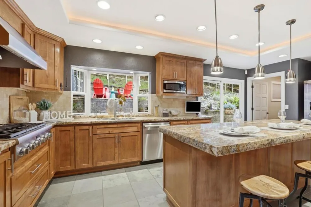 17285 Copper Hill Drive Morgan Hill, CA 95037