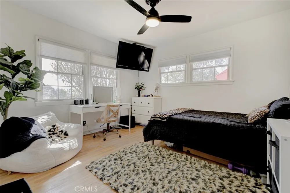 10557 Mahoney Sunland, CA 91040