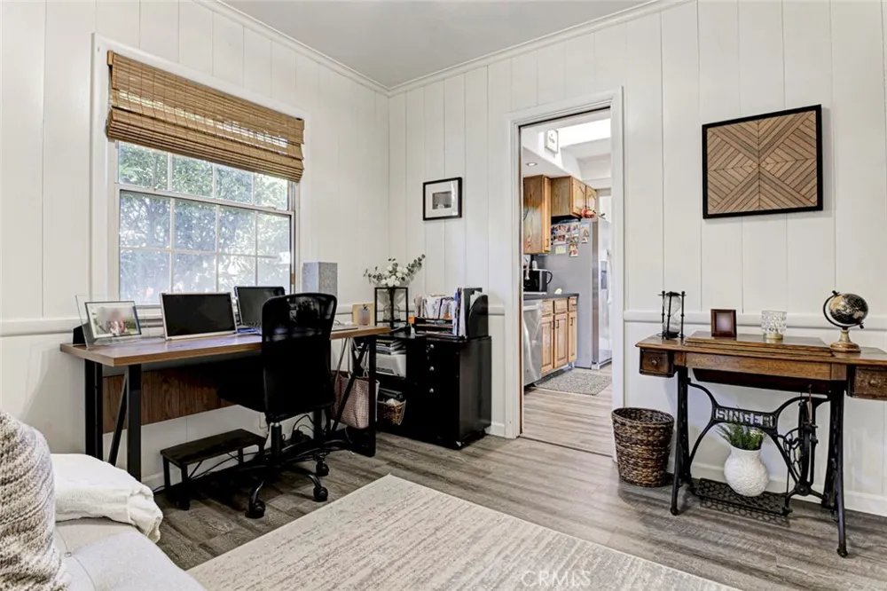 10557 Mahoney Sunland, CA 91040