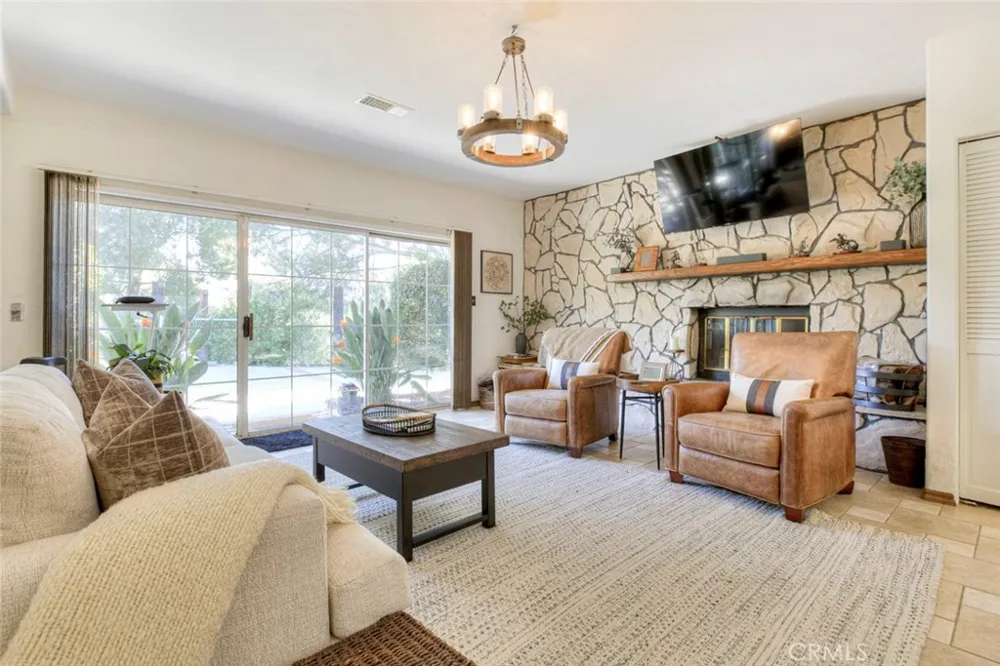 10557 Mahoney Sunland, CA 91040