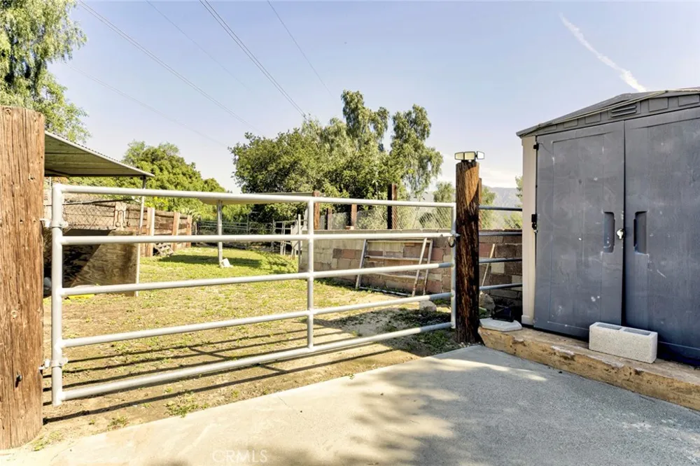 10557 Mahoney Sunland, CA 91040