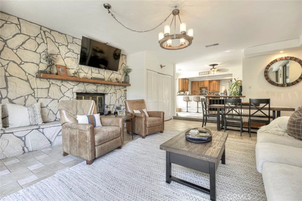 10557 Mahoney Sunland, CA 91040