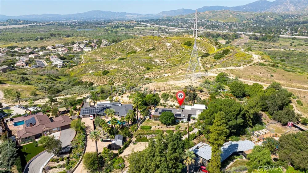 10557 Mahoney Sunland, CA 91040