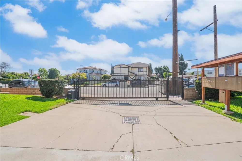 9471 Cortada El Monte, CA 91733
