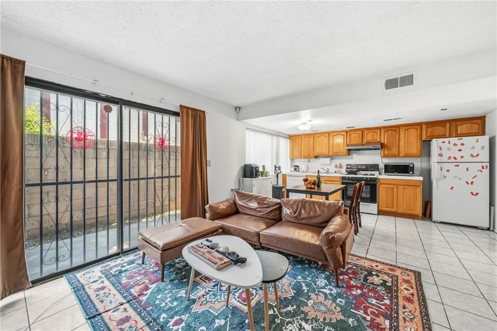 9471 Cortada El Monte, CA 91733