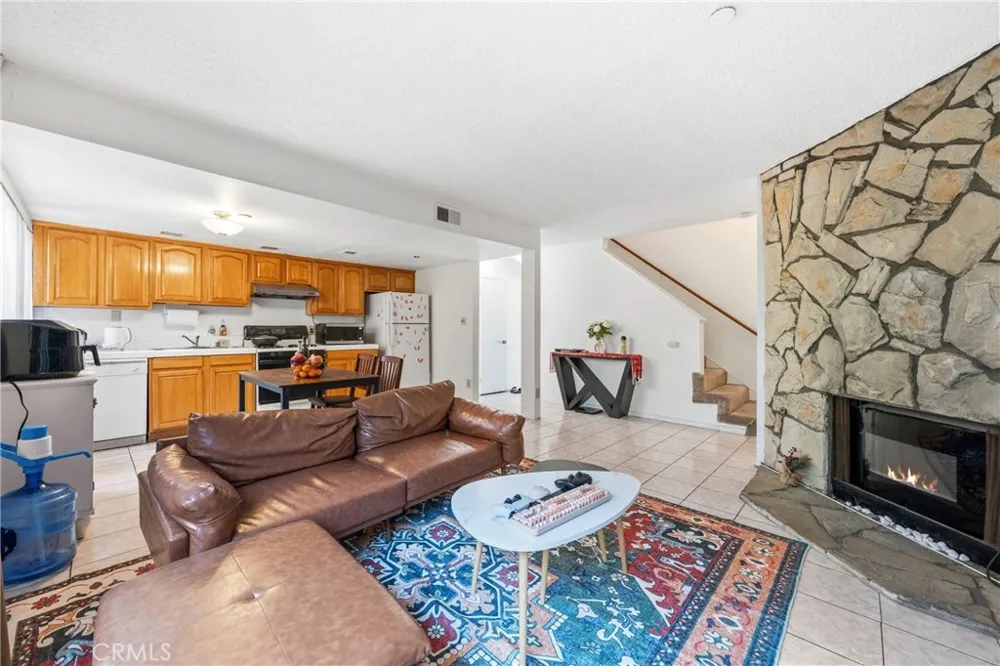 9471 Cortada El Monte, CA 91733