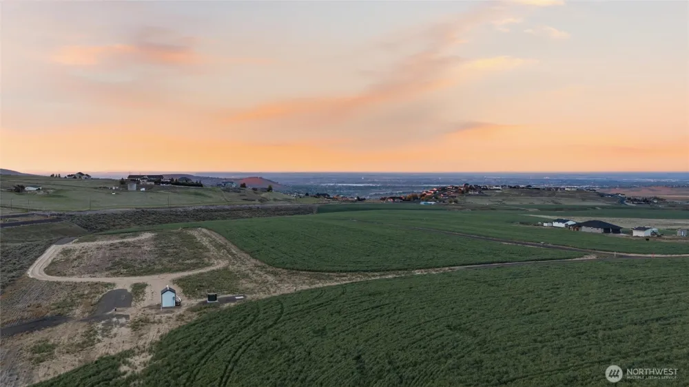 100900 E Bastian PR SE Kennewick, WA 99338