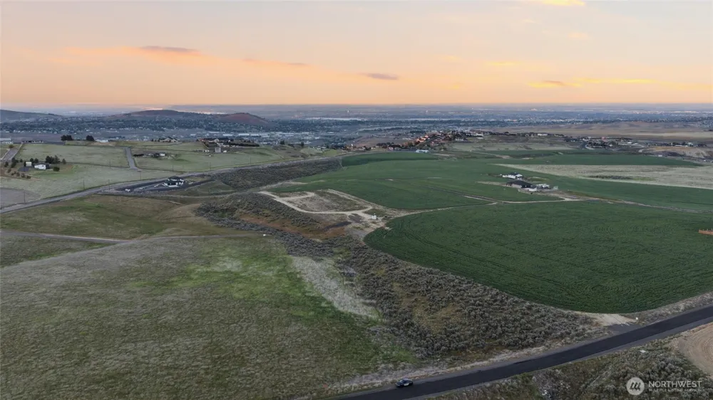 100900 E Bastian PR SE Kennewick, WA 99338