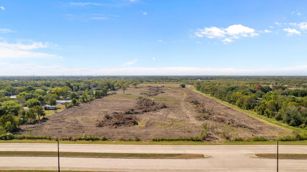 6030 County Road 48 Manvel, TX 77578