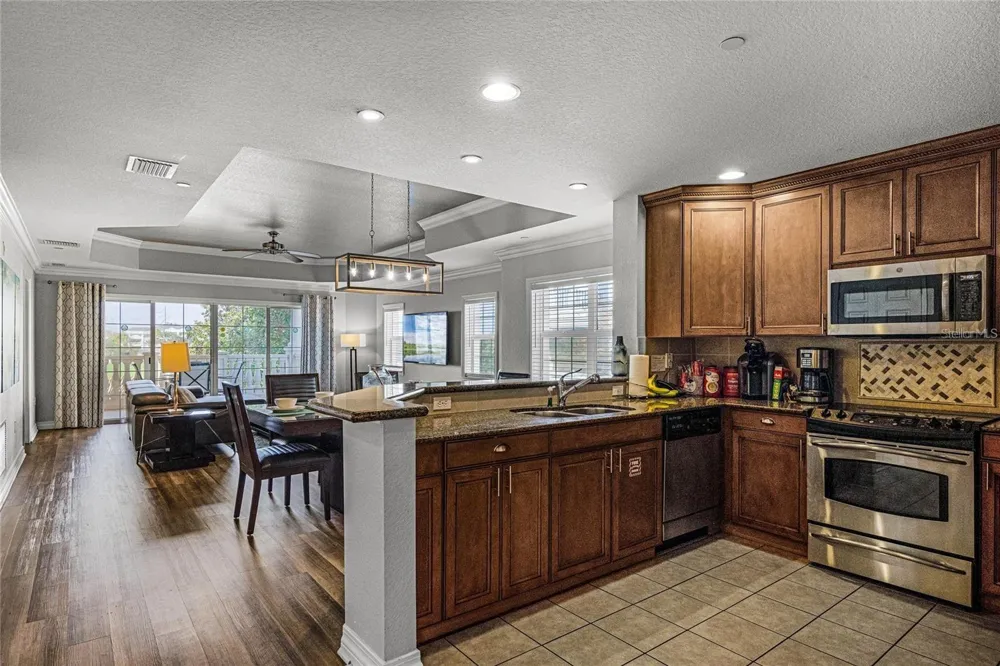 1102 SUNSET VIEW CIRCLE #204 Reunion, FL 34747