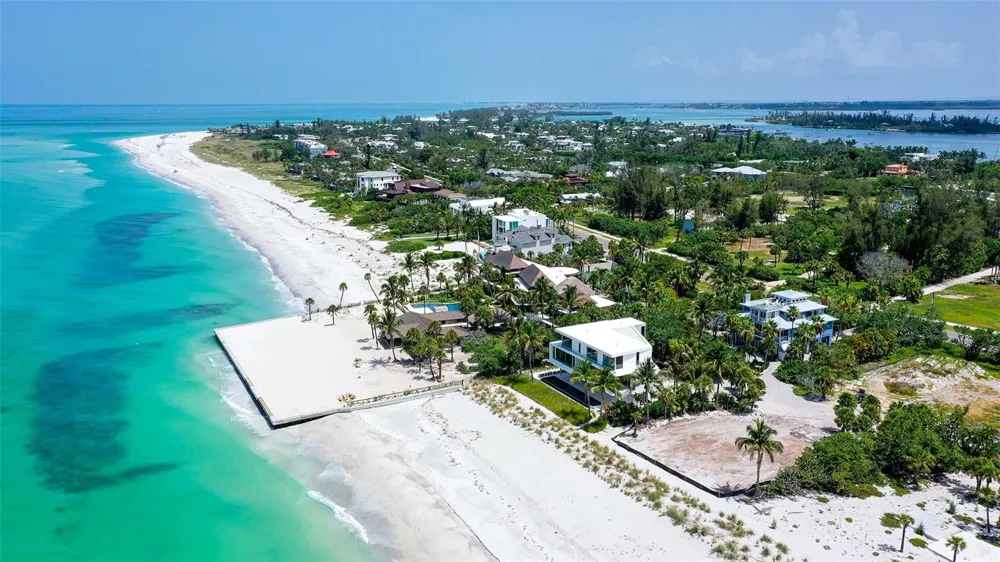 6601 GULFSIDE ROAD Longboat Key, FL 34228