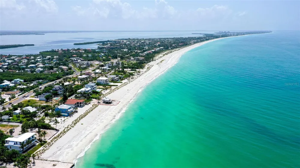 6601 GULFSIDE ROAD Longboat Key, FL 34228