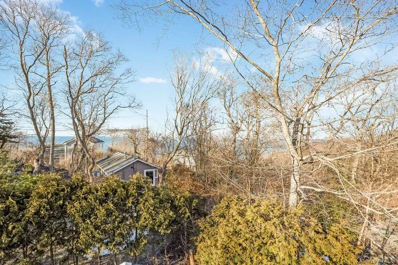 356 Oakleigh Avenue #17 Baiting Hollow, NY 11933