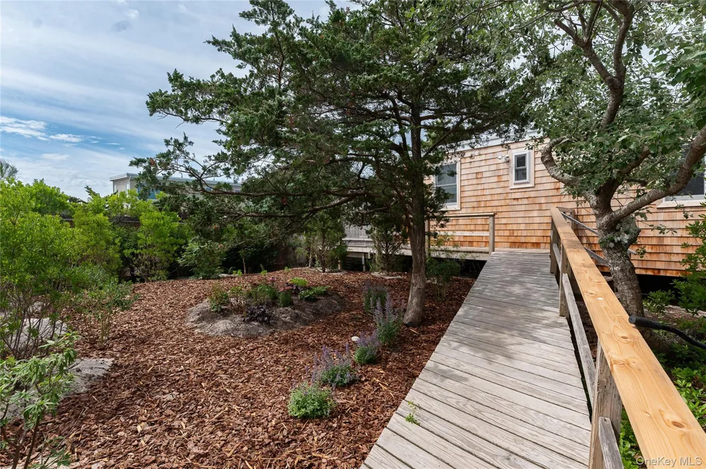 57 Juniper Avenue Seaview, NY 11770