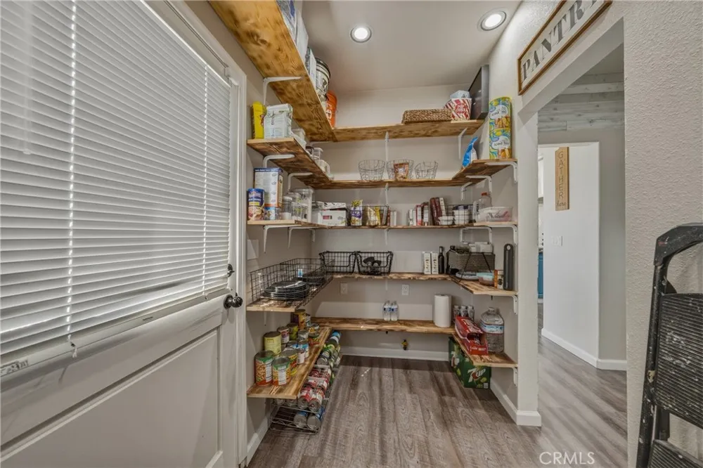9183 Fox Cobb, CA 95426