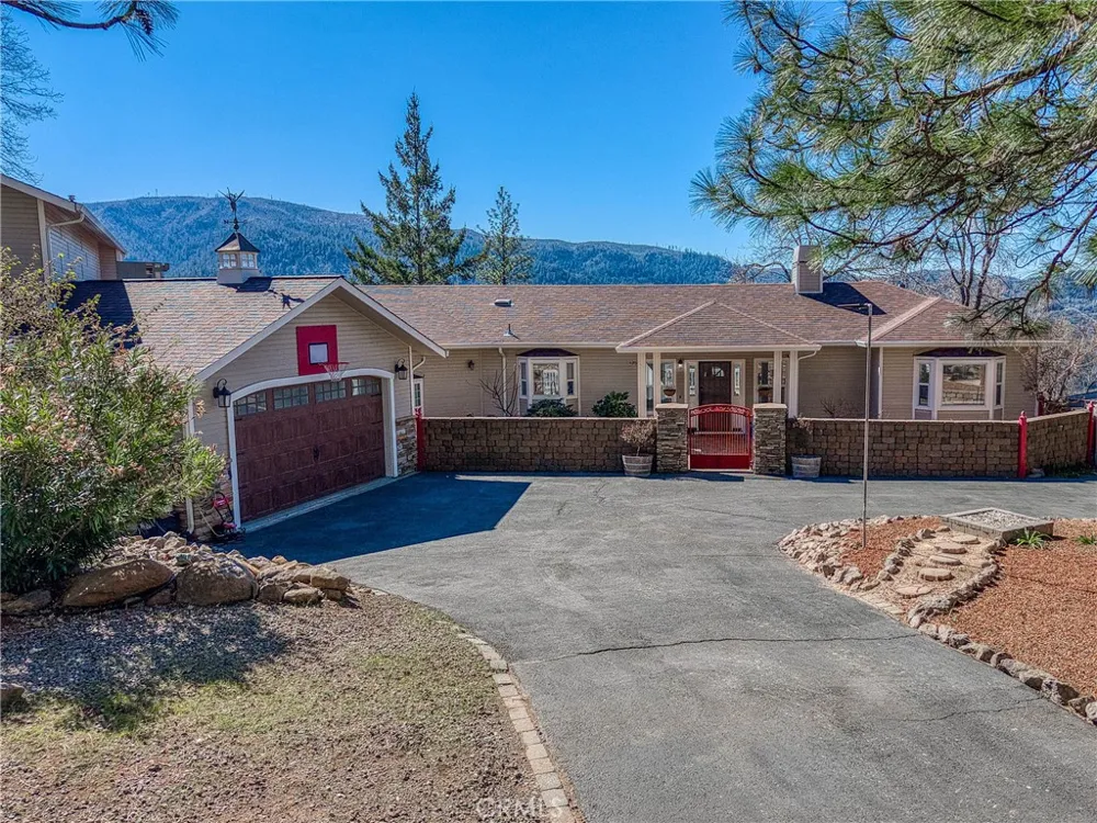 9183 Fox Cobb, CA 95426