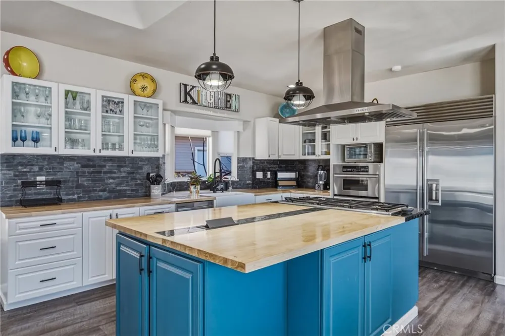 9183 Fox Cobb, CA 95426