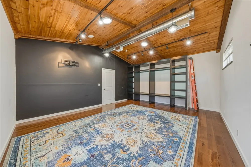 9183 Fox Cobb, CA 95426