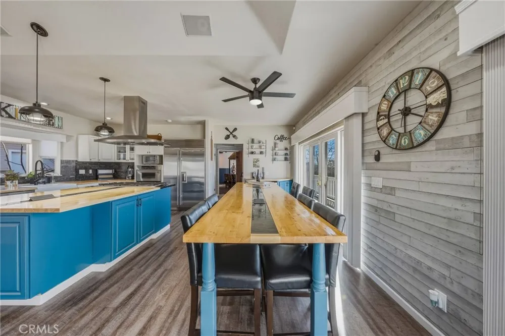 9183 Fox Cobb, CA 95426