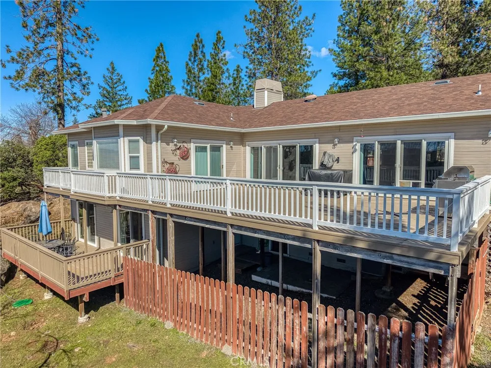 9183 Fox Cobb, CA 95426