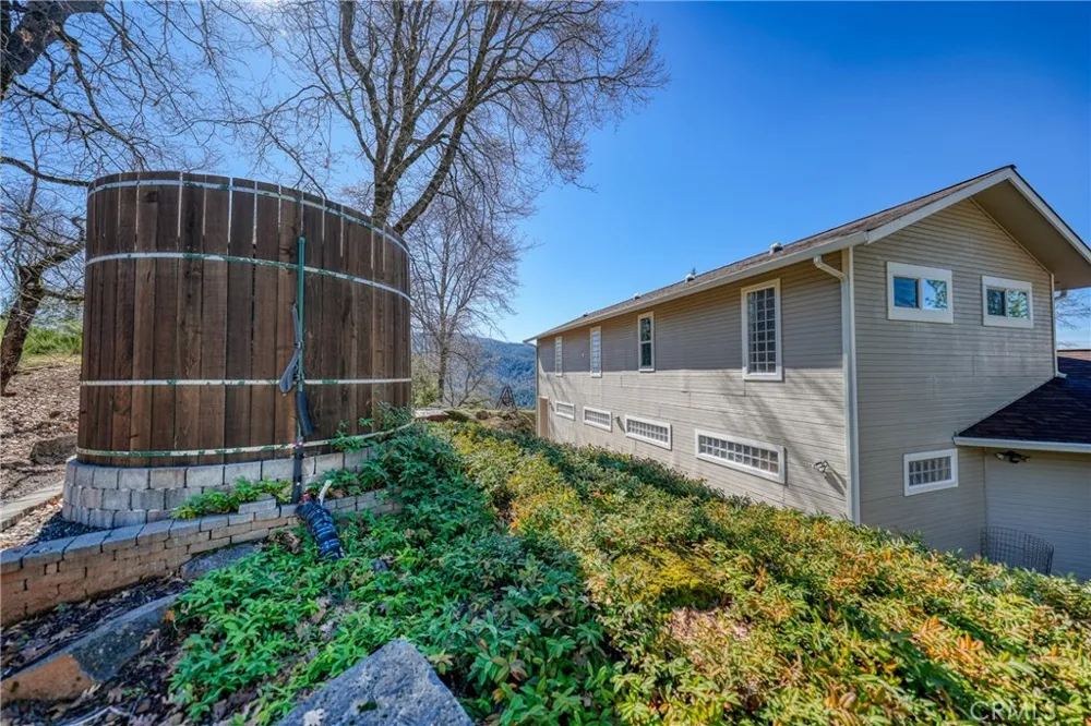 9183 Fox Cobb, CA 95426