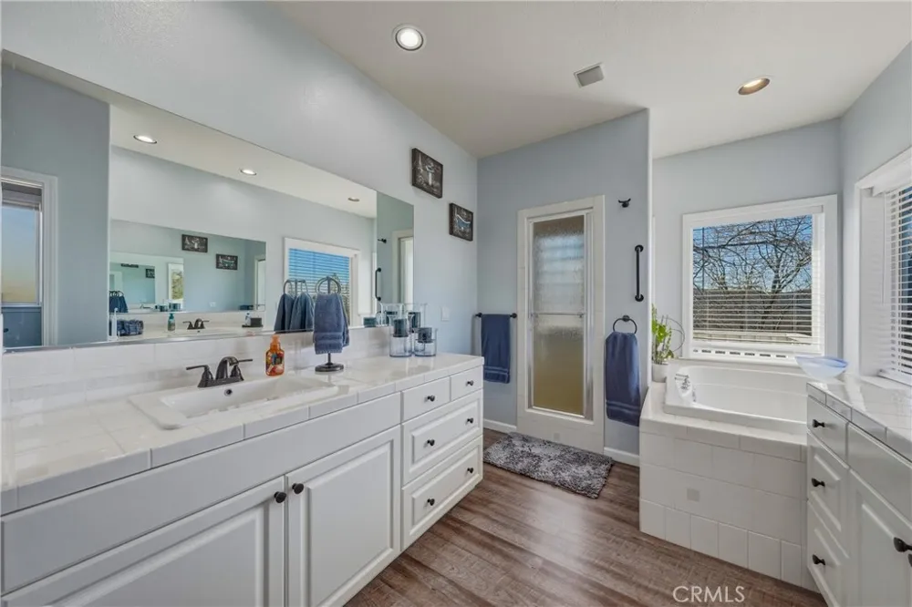 9183 Fox Cobb, CA 95426