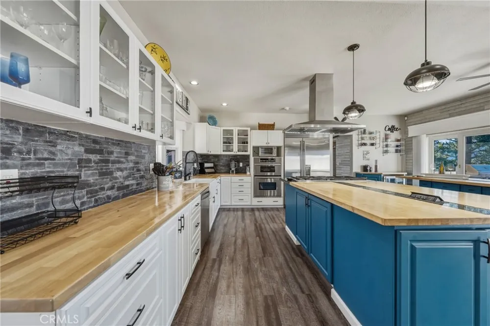 9183 Fox Cobb, CA 95426