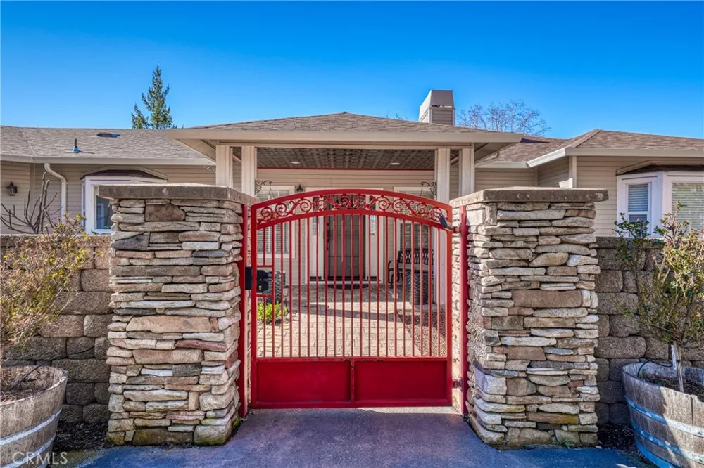 9183 Fox Cobb, CA 95426
