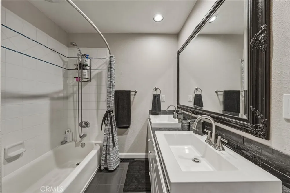 9183 Fox Cobb, CA 95426