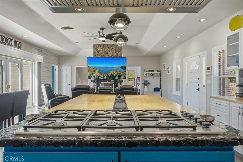 9183 Fox Cobb, CA 95426