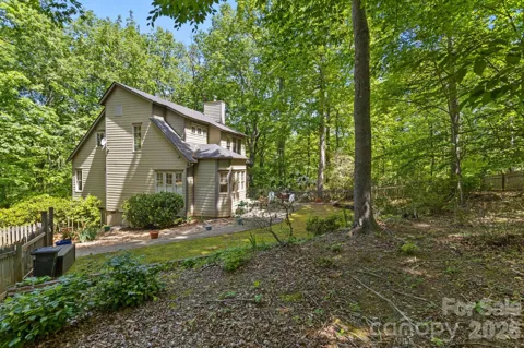 2825 Hunting Country Road