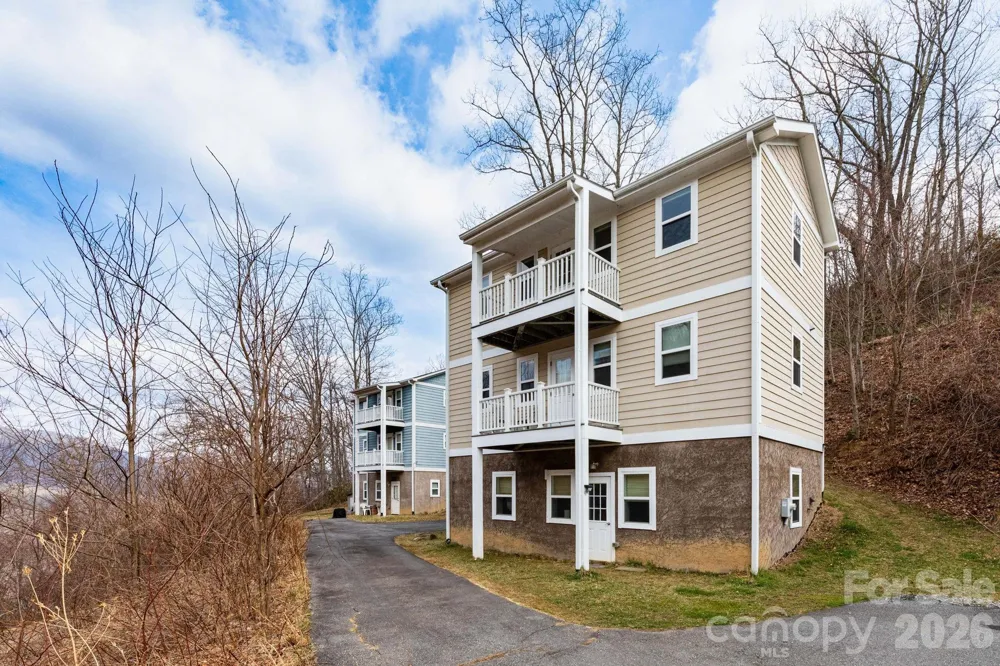 14 Lila Lane Clyde, NC 28721