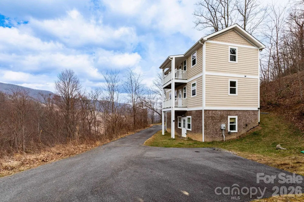 14 Lila Lane Clyde, NC 28721