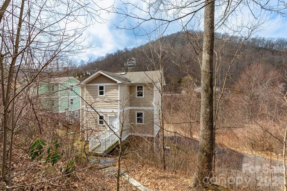 14 Lila Lane Clyde, NC 28721
