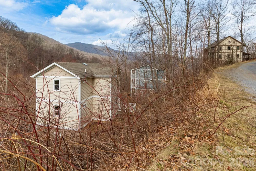 14 Lila Lane Clyde, NC 28721
