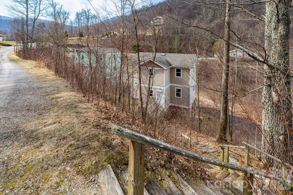 14 Lila Lane Clyde, NC 28721