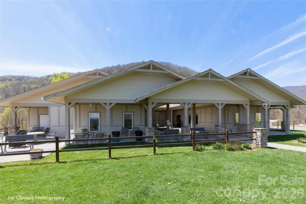 14 Lila Lane Clyde, NC 28721