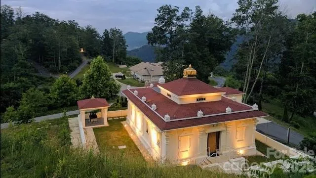 14 Lila Lane Clyde, NC 28721