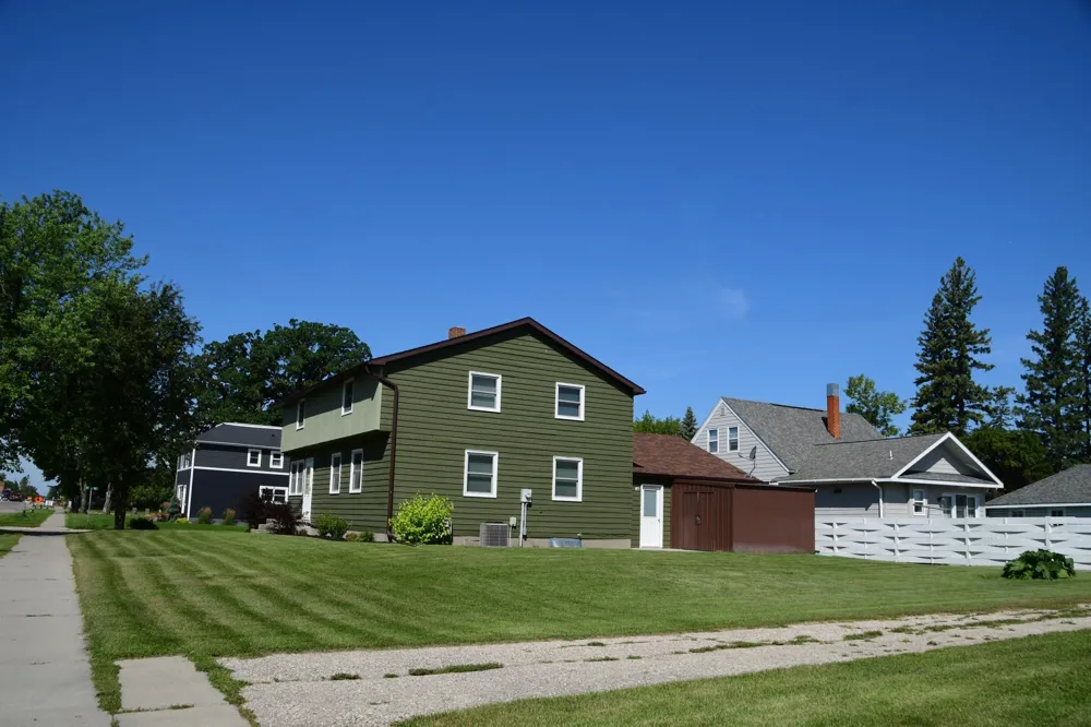 401 Center Street E Roseau, MN 56751