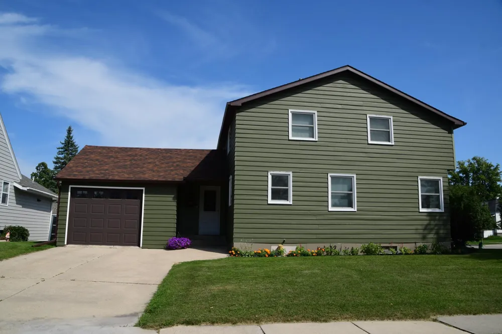 401 Center Street E Roseau, MN 56751