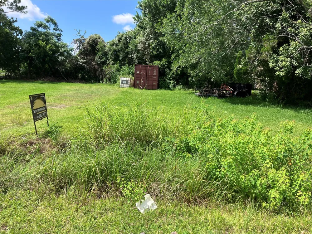 5915 Woodrow Street Texas City, TX 77591