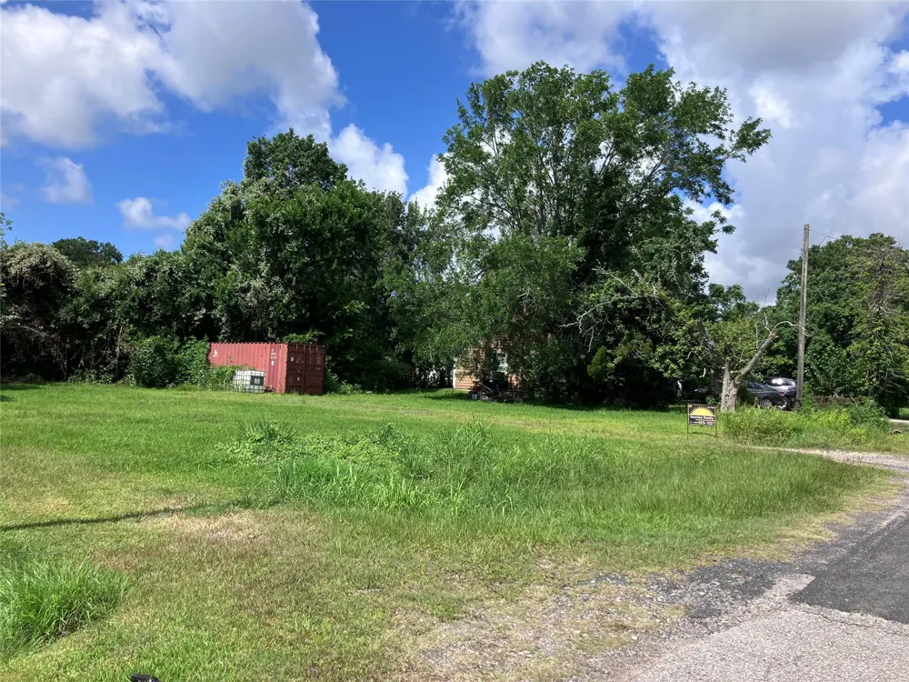 5915 Woodrow Street Texas City, TX 77591