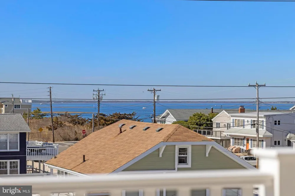 415 BAY AVENUE #4 Beach Haven, NJ 08008