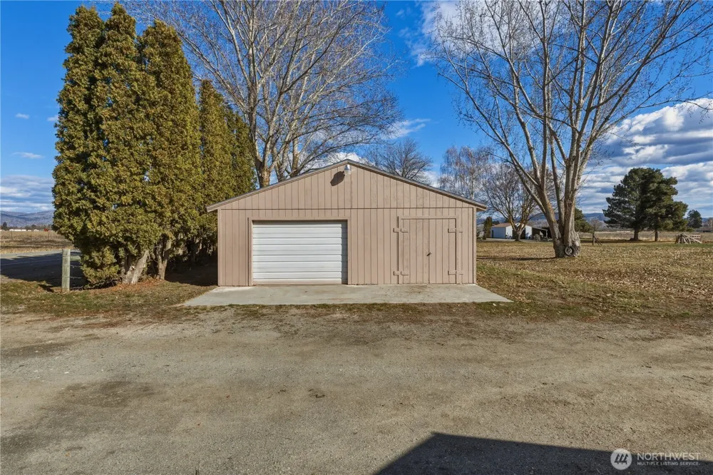 22 Kermel Road Omak, WA 98841