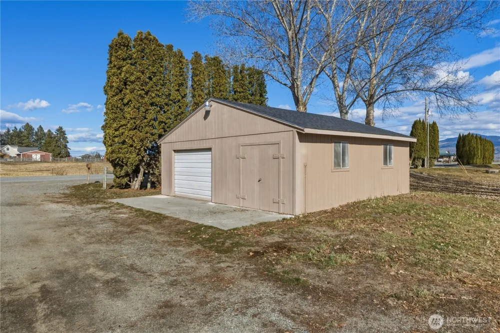 22 Kermel Road Omak, WA 98841