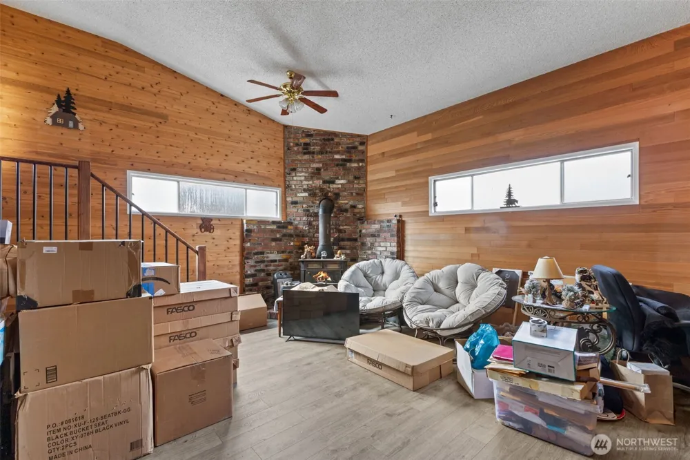 545 Davis Lake Rd Morton, WA 98356