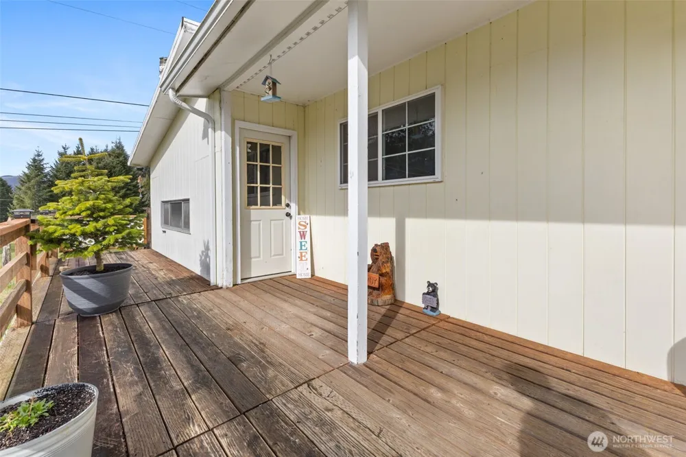 545 Davis Lake Rd Morton, WA 98356